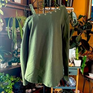 Venus H&M forest green long sleeve shirt eyelet open one shoulder sexy medium